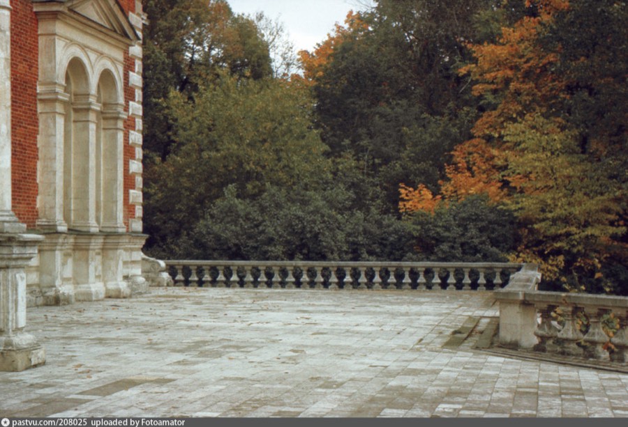 Усадьба Быково. Терраса главного дома, 1992
