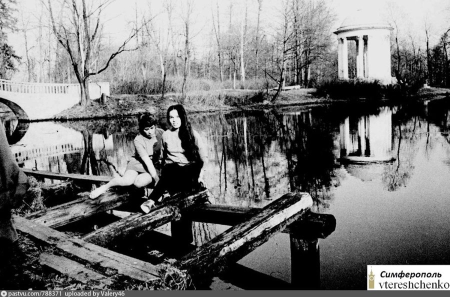 Ротонда и мост из усадьбы в Быково, 1972
