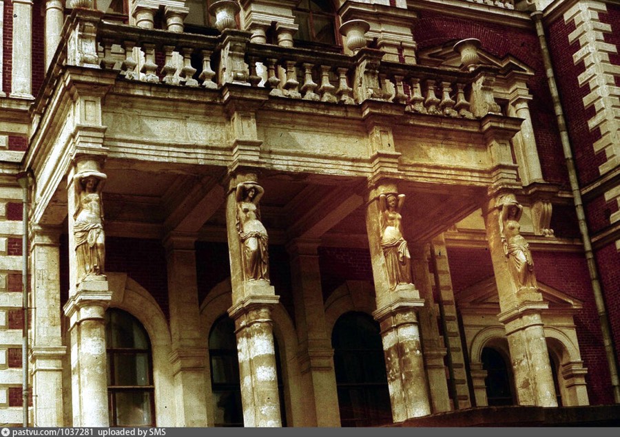 Дворец Воронцовых, 1998