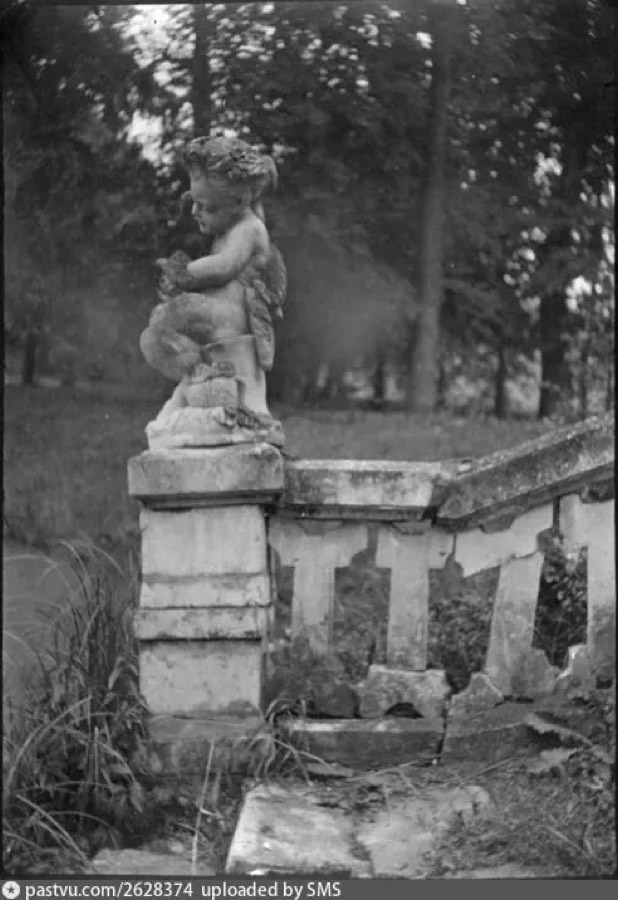 Скульптурное украшение лестницы, 1920